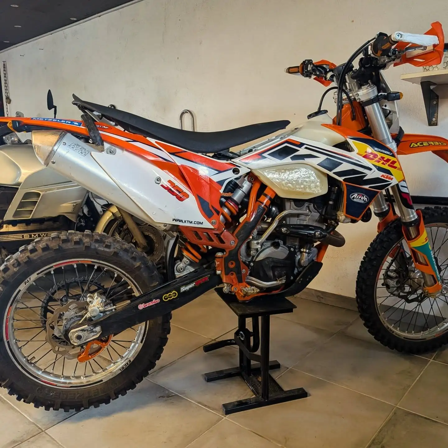 Moto préparée à l'atelier moto forézien, près de Montbrison